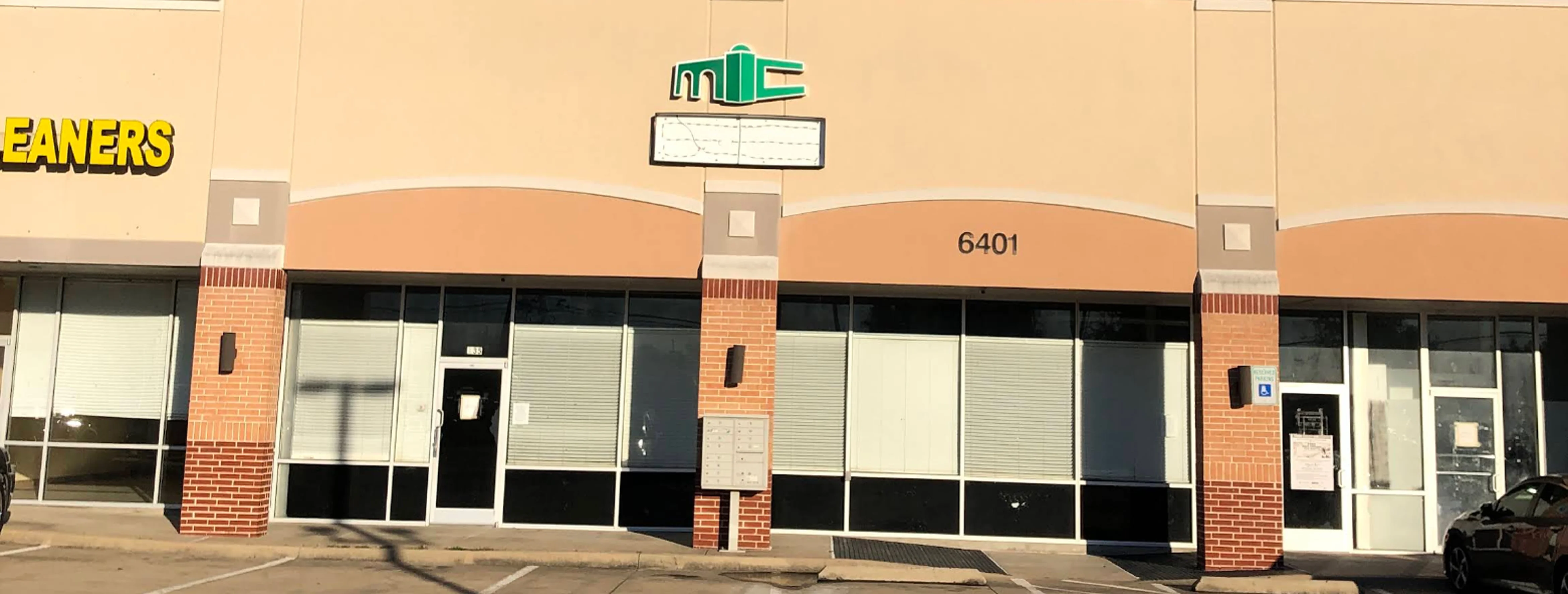 Exterior view of Mansfield Islamic Center Arlington building
